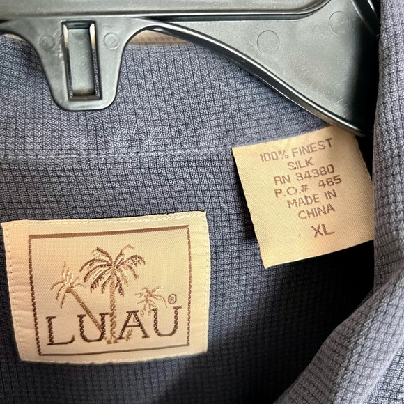 Luau 100% Silk Button-Down Shirt XL – Blue Textured Short Sleeve - Picture 2 of 5